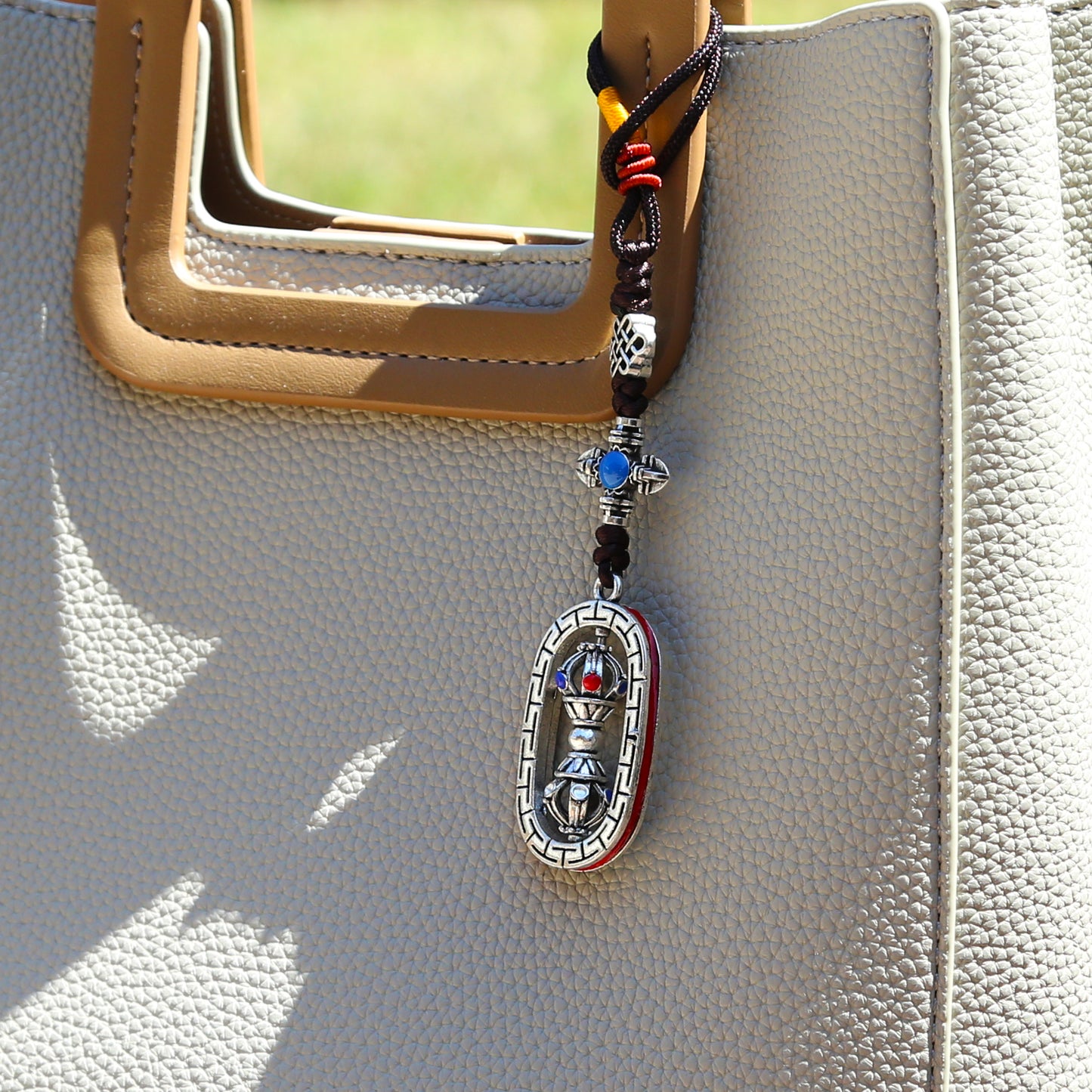 Spinning Tibetan Buddhist Vajra Protection Zipper Charm, Buddhism Rearview Mirror Charm, Tibetan Style Keychain Car Charm (R)