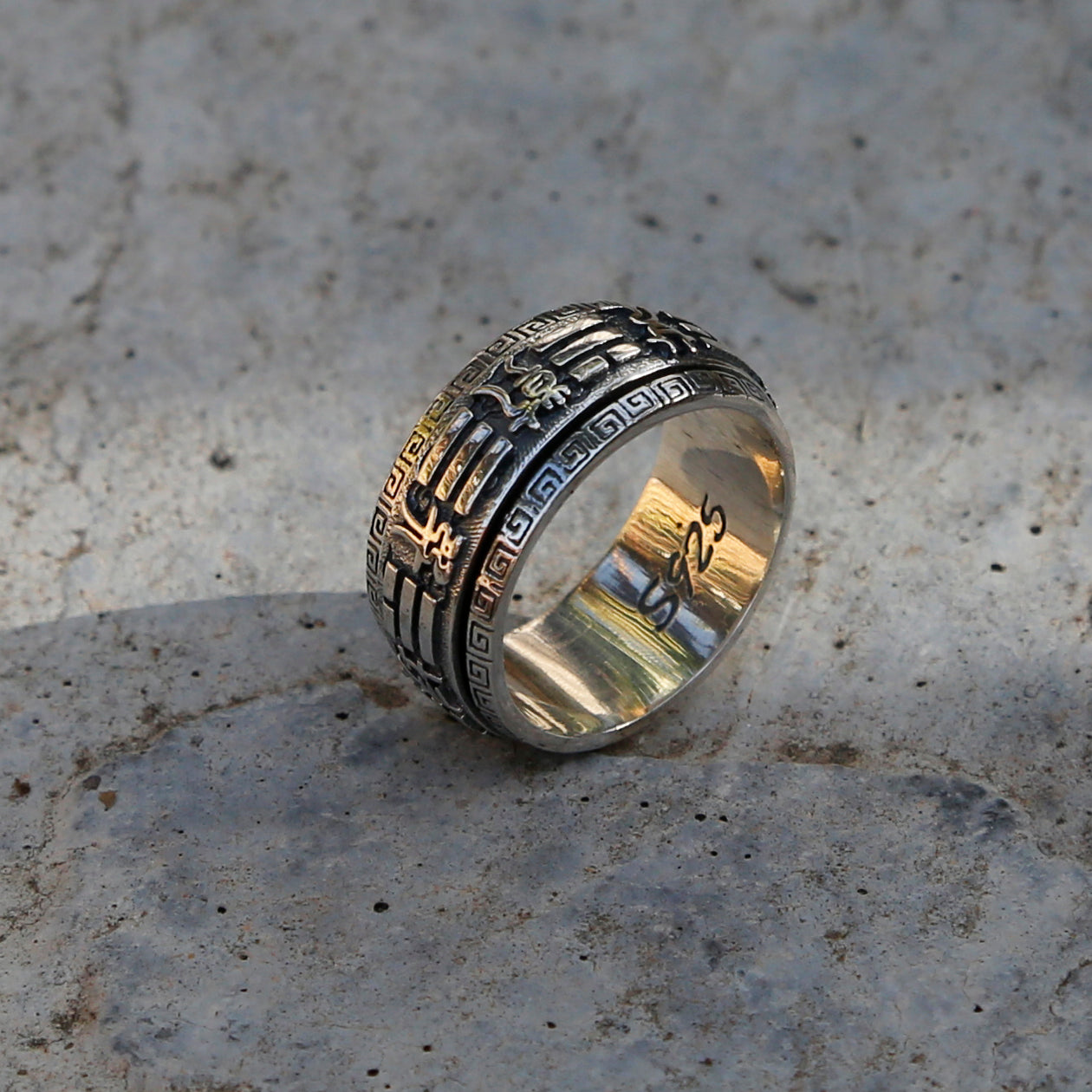 Embossed Yin Yang Ba Gua Sterling Silver Spinner Ring, Chinese Taoist Tai Chi Ring - ZentralDesigns