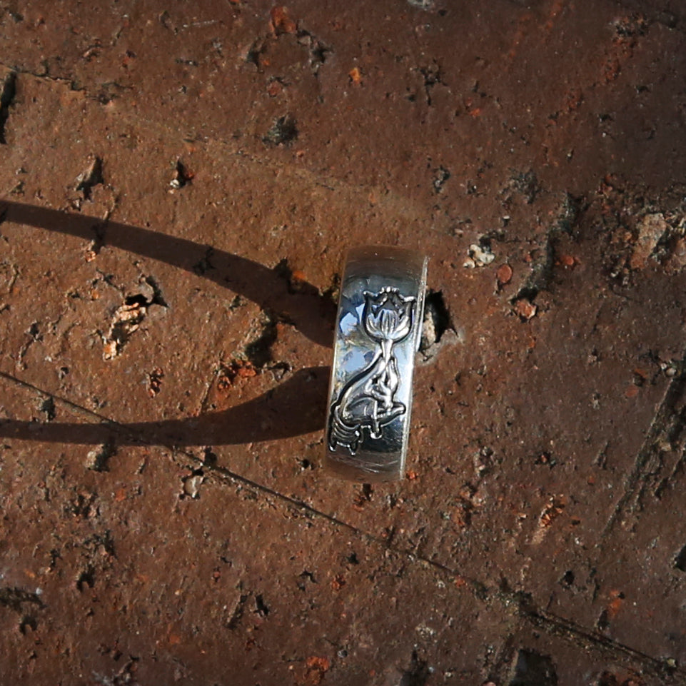 Praying Hand with Buddhist Sutra Sterling Silver Ring, Tibetan Buddhism Ring - ZentralDesigns