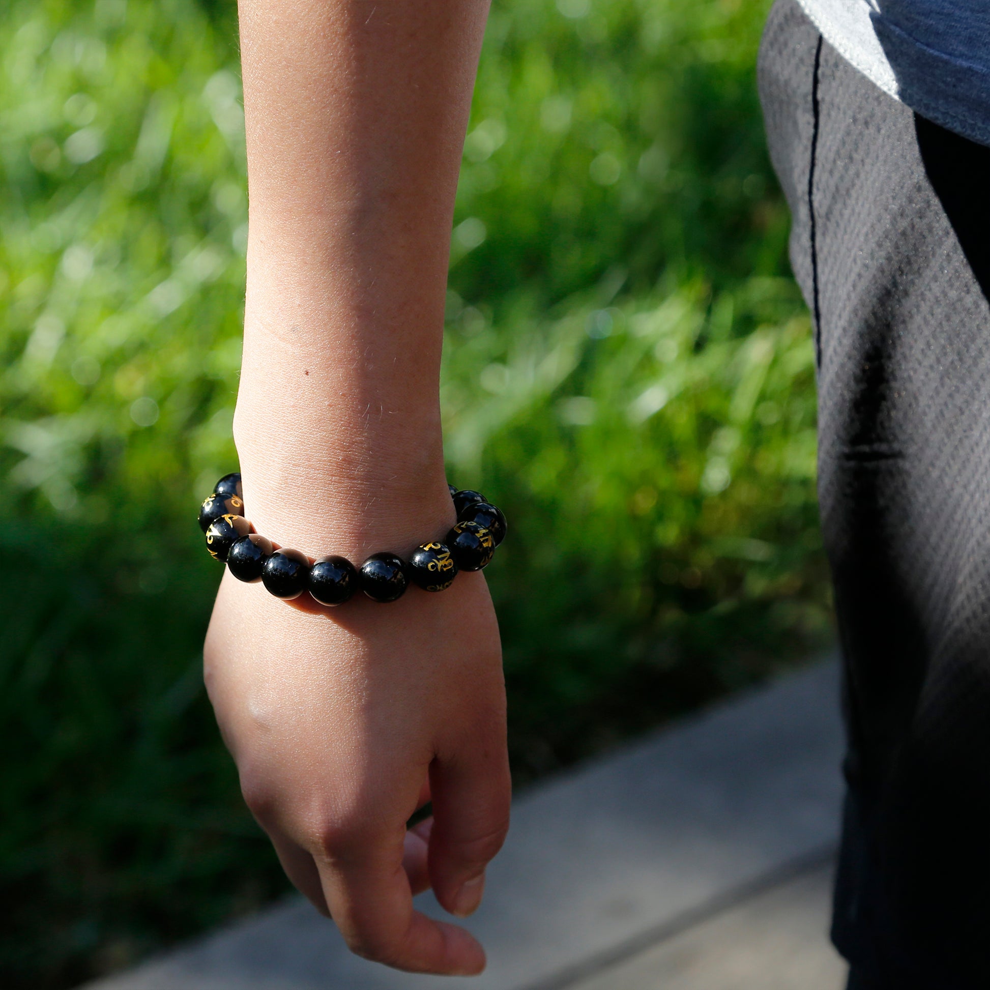 Buddhist Prayers Black Onyx Mens Beaded Bracelet, Tibetan Buddhism Prayers Mala Bracelet - ZentralDesigns